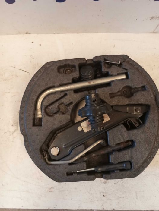 Kit de roda suplente VW Scirocco - Image 2