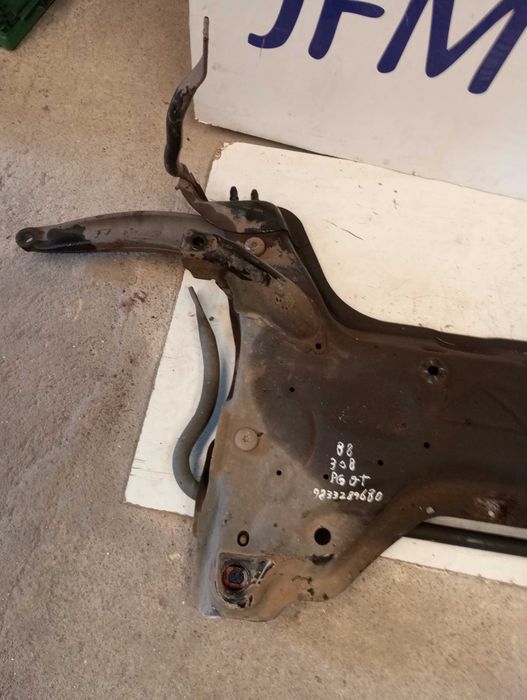 Charriot Frontal Peugeot 308 (Ref: 9833289680) - Image 2