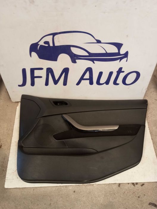 Forra da Porta / quartela Frente Direita Peugeot 308 I (2007 a 2013) - Original